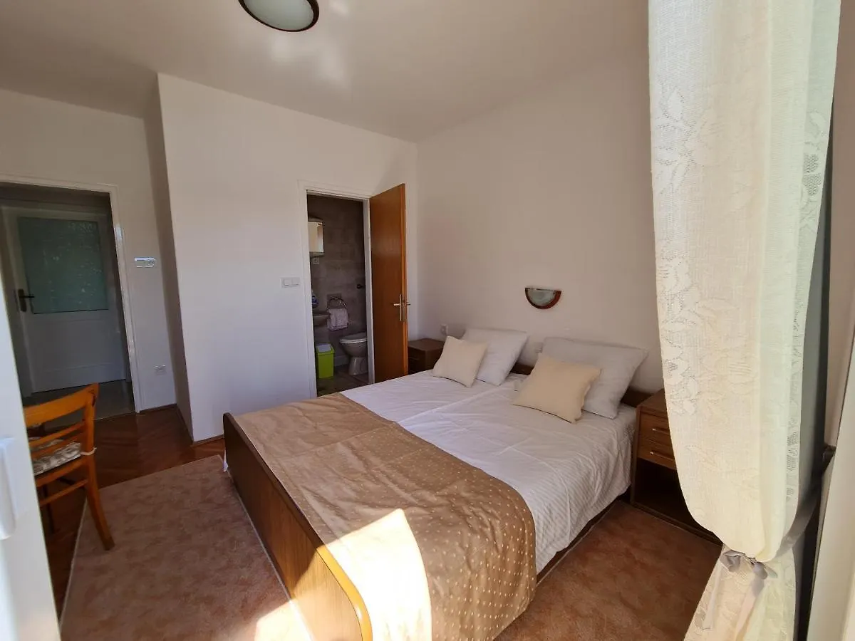 Apartmani I Sobe Jusic Rab Town