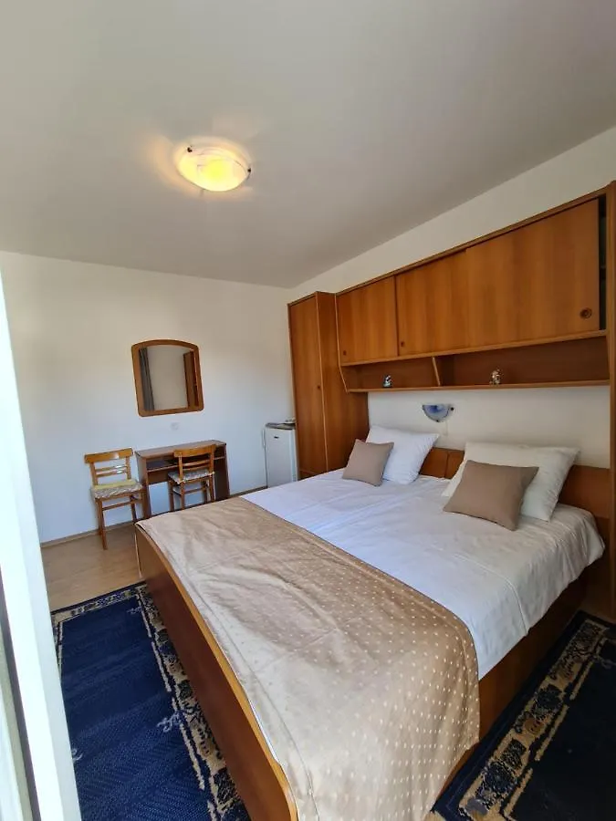 Apartmani I Sobe Jusic Rab Town
